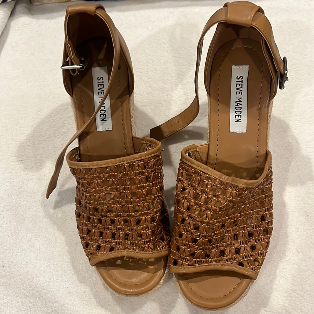 Steve Madden platform, sandals